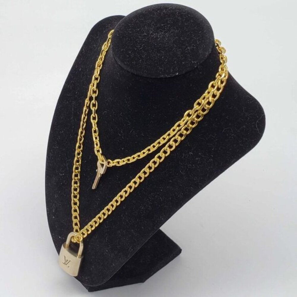 Gold-Plated Necklace with Authentic Louis Vuitton Padlock - Picture 2 of 11